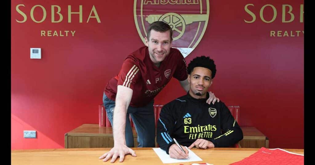 Ethan Nwaneri Celebrates Professional Contract with Arsenal