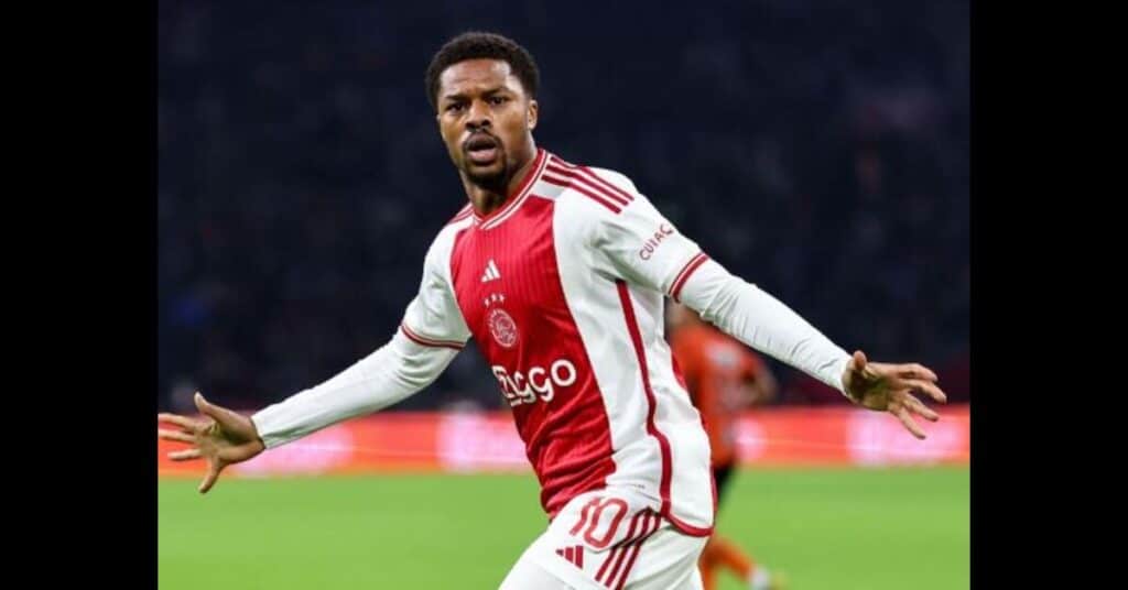 Chuba Akpom Highlights Impactful Guidance from Nigerian Agent at Ajax