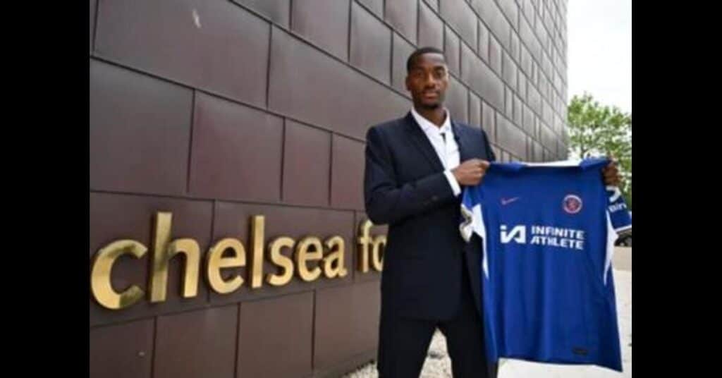 Adarabioyo Joins Chelsea on Four Year Deal