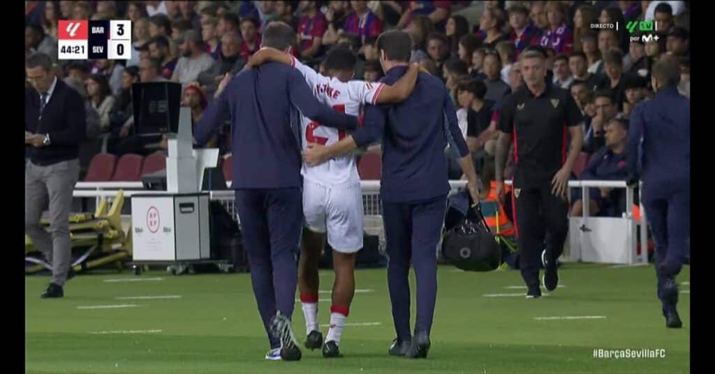 Sevilla Coach Confirms Ejuke Suffered Hamstring Injury in Loss to Barca