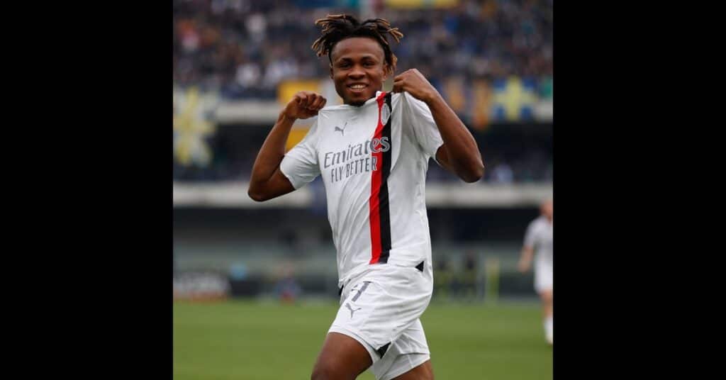 Chukwueze Contributes to AC Milan's Narrow Victory Over Hellas Verona