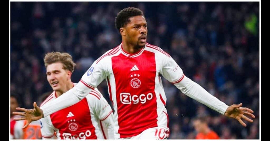 Super sub Akpom nets crucial goal for Ajax