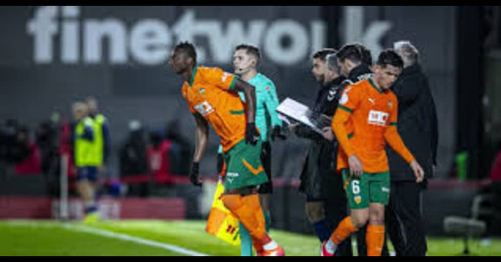 Umar Sadiq Marks Winning Debut as Valencia Advances in Copa del Rey