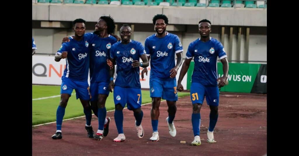 Enyimba Narrowly Defeat Rivers United as Home Teams Dominate